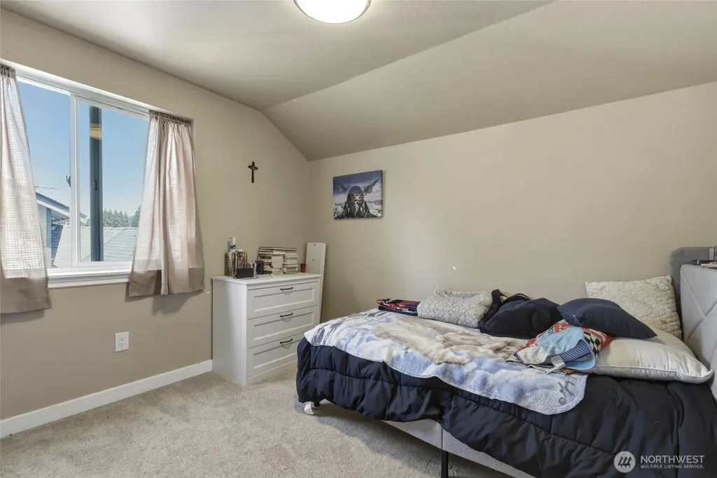 37217 17th Avenue S Federal Way WA 98003
