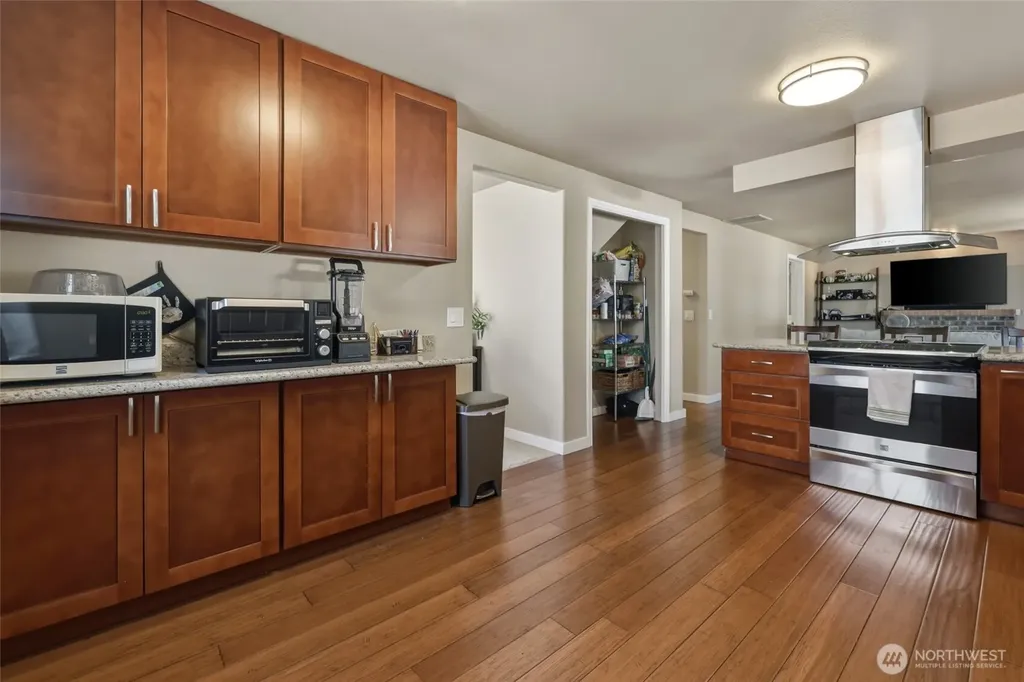 37217 17th Avenue S Federal Way WA 98003