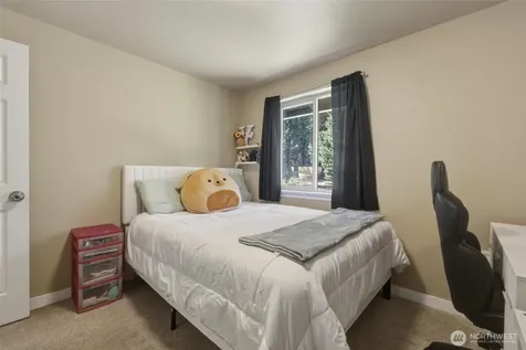37217 17th Avenue S Federal Way WA 98003