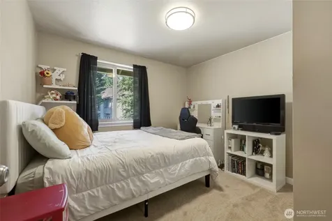 37217 17th Avenue S Federal Way WA 98003