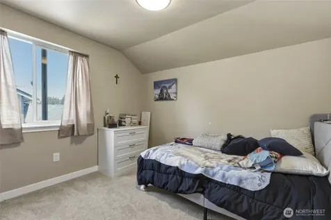 37217 17th Avenue S Federal Way WA 98003
