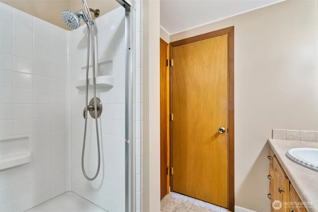 1847 Sr 105 Grayland WA 98547