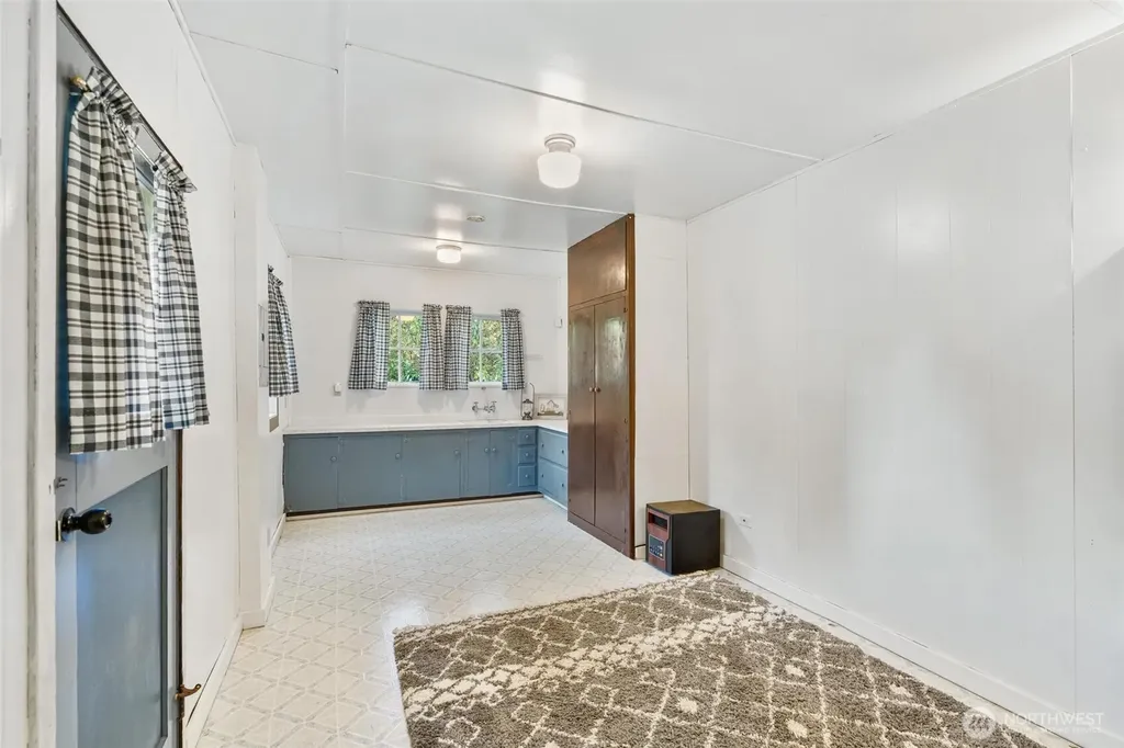 1847 Sr 105 Grayland WA 98547