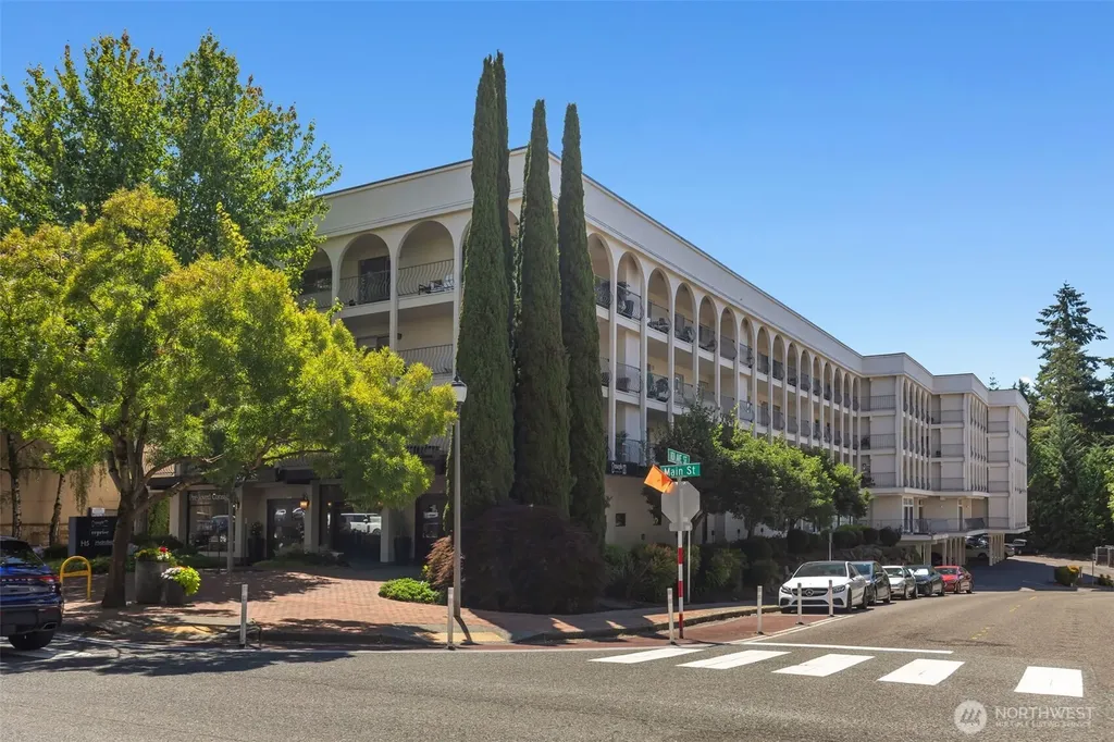 10129 Main Street Bellevue WA 98004