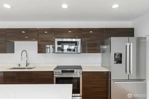 10129 Main Street Bellevue WA 98004