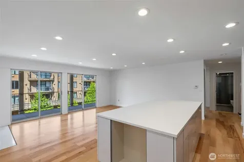 10129 Main Street Bellevue WA 98004