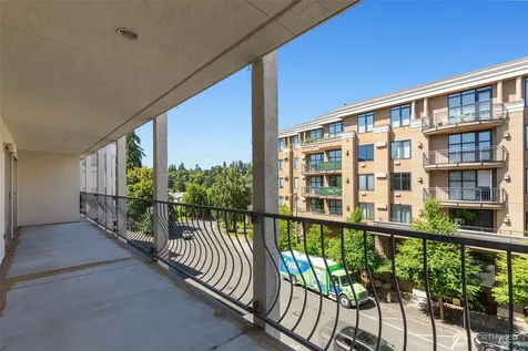 10129 Main Street Bellevue WA 98004