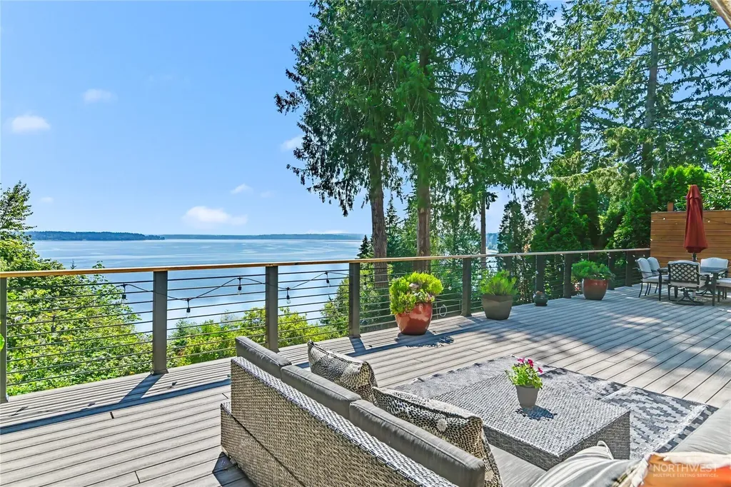 7324 Puget Beach Road NE Olympia WA 98516