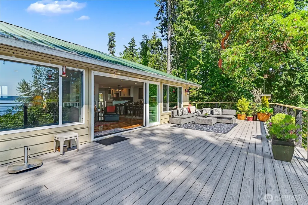 7324 Puget Beach Road NE Olympia WA 98516