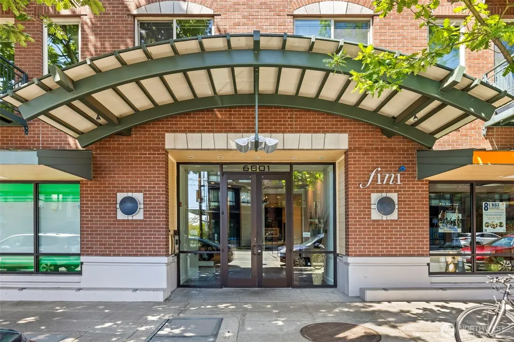 6801 Greenwood Avenue N Seattle WA 98103