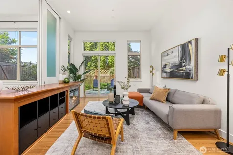 6801 Greenwood Avenue N Seattle WA 98103