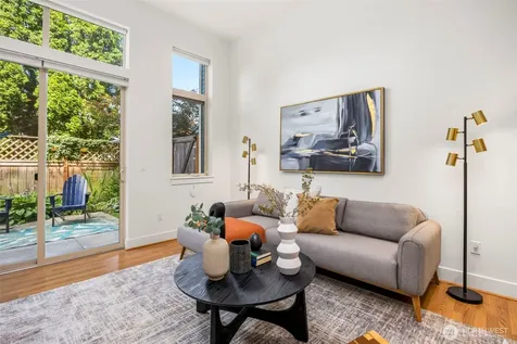 6801 Greenwood Avenue N Seattle WA 98103