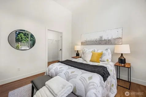 6801 Greenwood Avenue N Seattle WA 98103