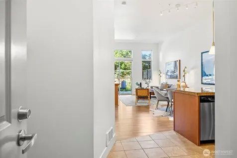 6801 Greenwood Avenue N Seattle WA 98103