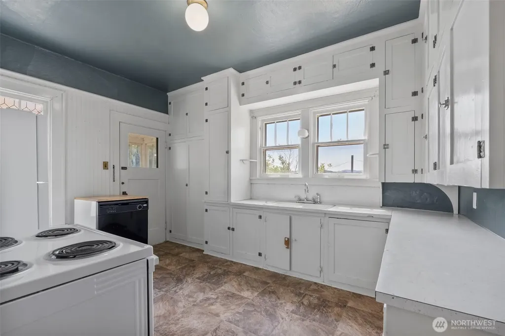 297 NE Washington Avenue Chehalis WA 98532
