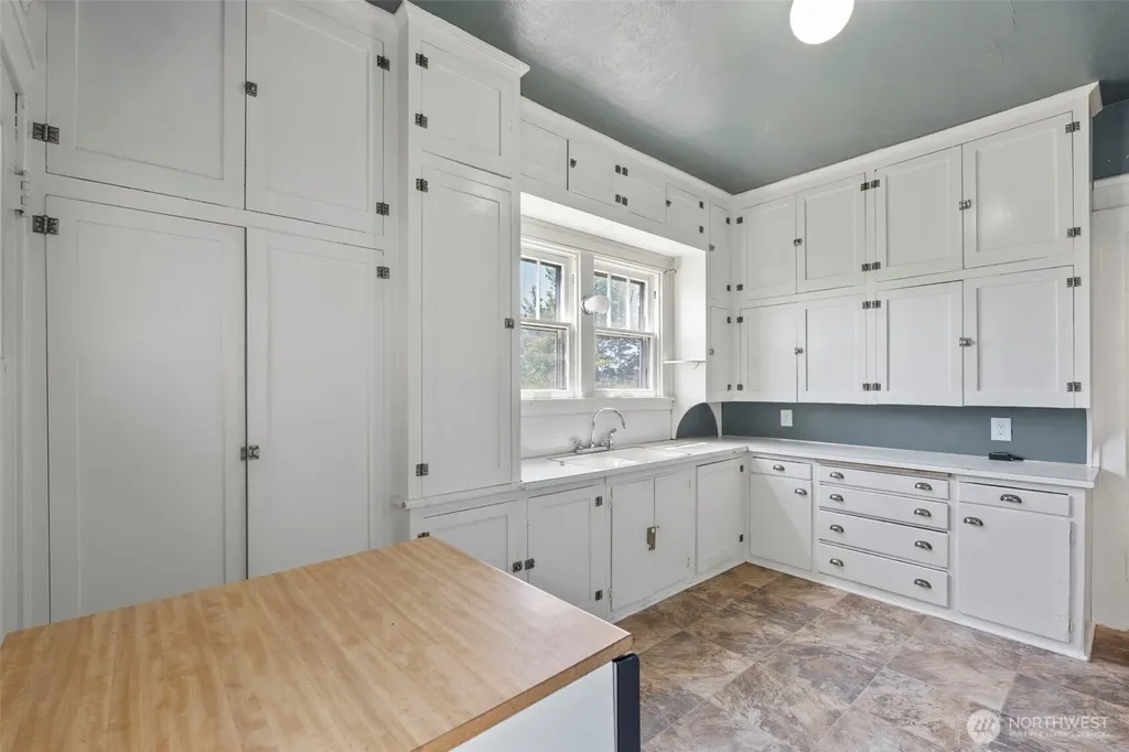 297 NE Washington Avenue Chehalis WA 98532