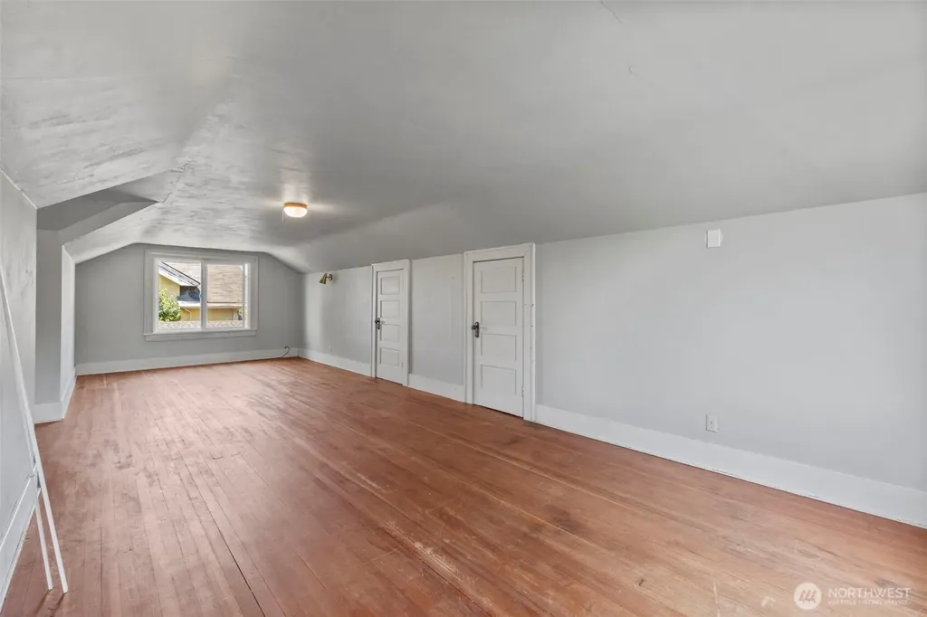 297 NE Washington Avenue Chehalis WA 98532