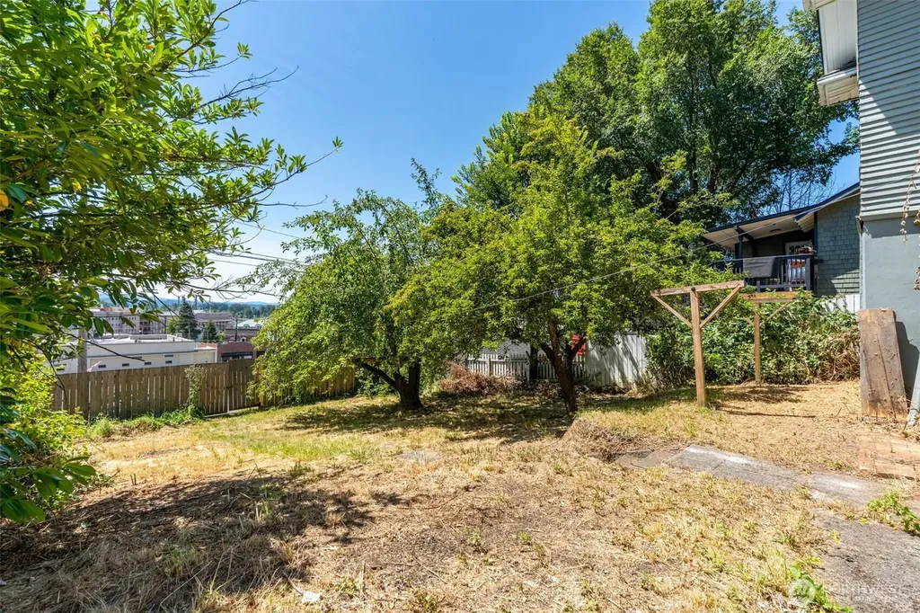 297 NE Washington Avenue Chehalis WA 98532