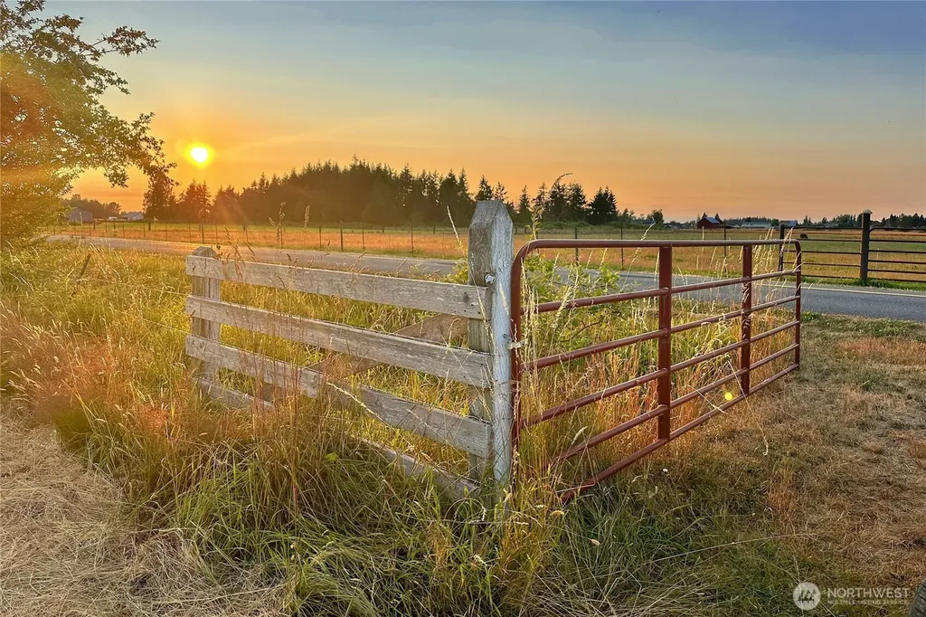 212 SE 448th Street Enumclaw WA 98022