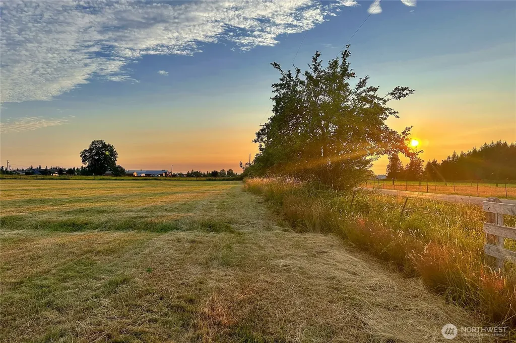 212 SE 448th Street Enumclaw WA 98022
