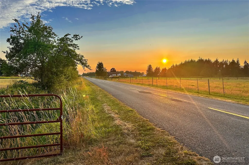 212 SE 448th Street Enumclaw WA 98022