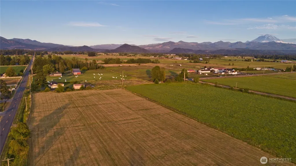 212 SE 448th Street Enumclaw WA 98022