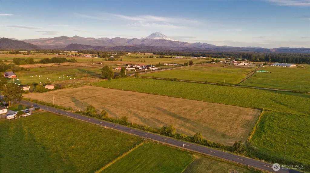 212 SE 448th Street Enumclaw WA 98022