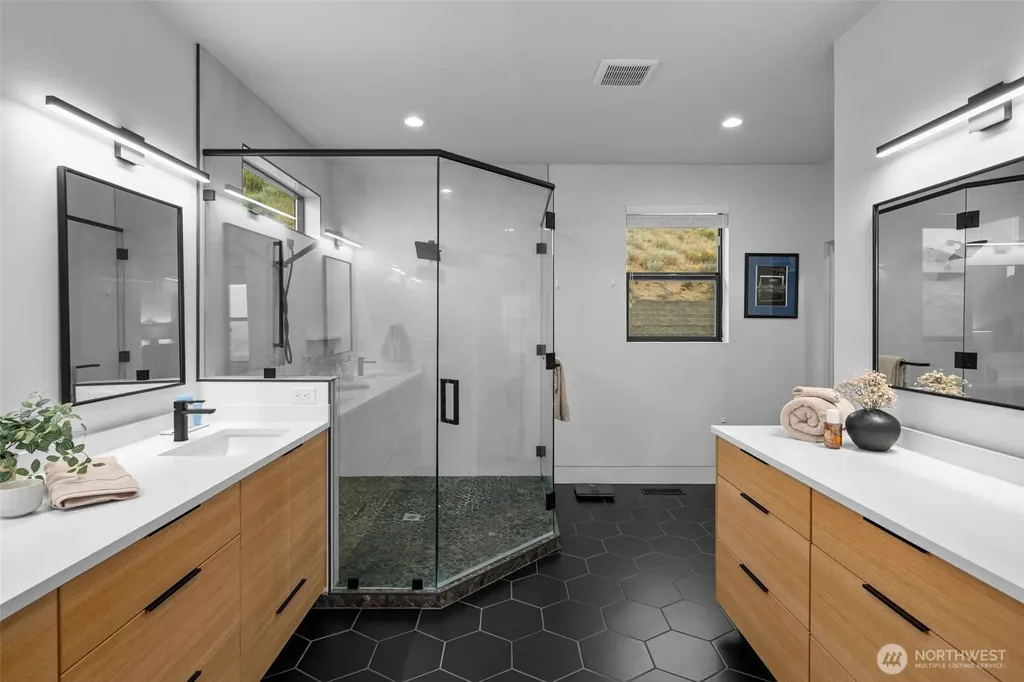 481 Lower Daniels Drive East Wenatchee WA 98802