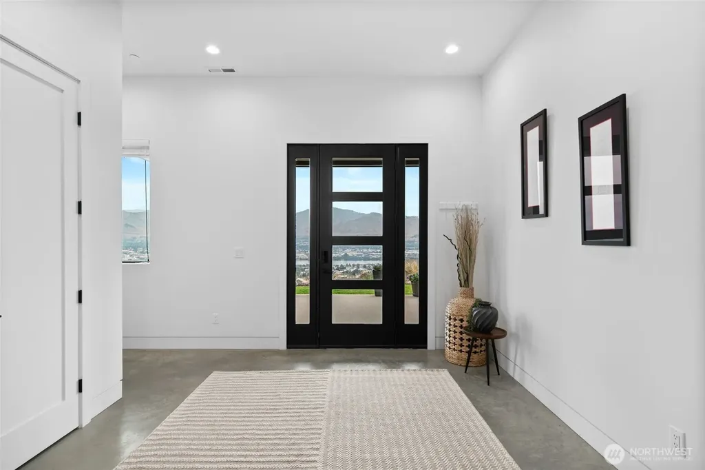 481 Lower Daniels Drive East Wenatchee WA 98802