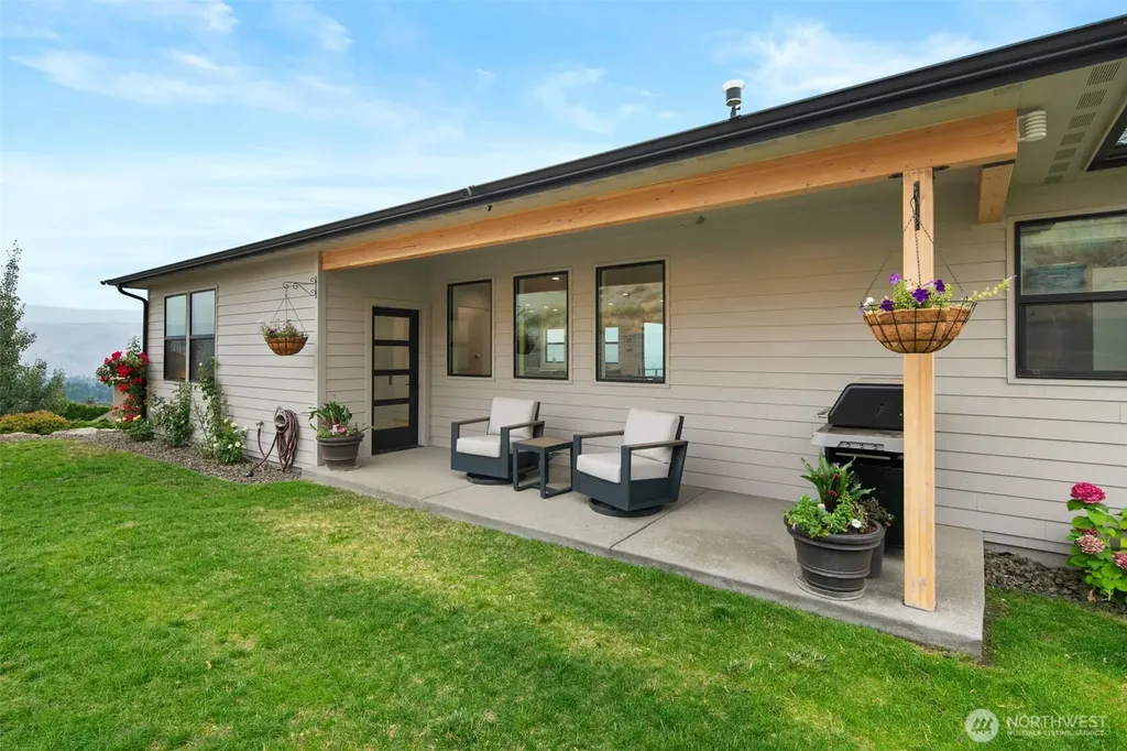 481 Lower Daniels Drive East Wenatchee WA 98802