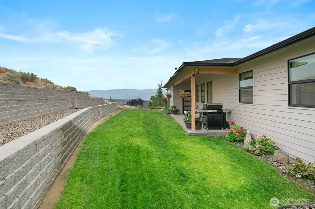 481 Lower Daniels Drive East Wenatchee WA 98802