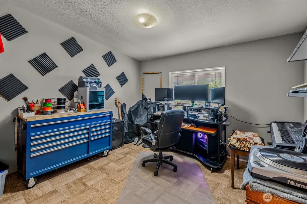 23716 186th Street E Orting WA 98360