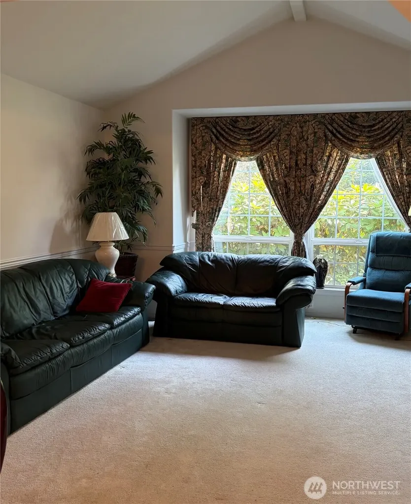 5724 Hillpointe Circle Lynnwood WA 98037