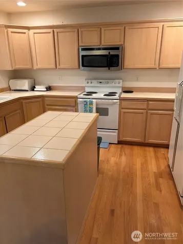 5724 Hillpointe Circle Lynnwood WA 98037