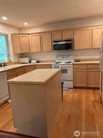 5724 Hillpointe Circle Lynnwood WA 98037