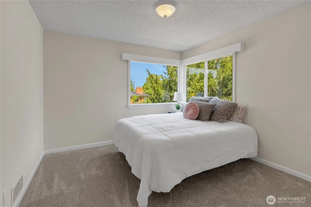 3909 SW Stevens Street Seattle WA 98116