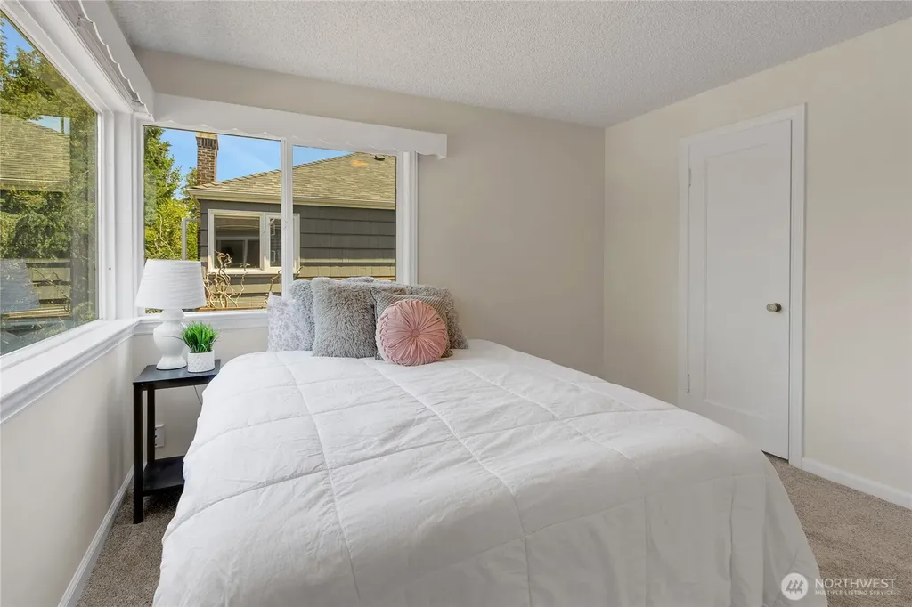 3909 SW Stevens Street Seattle WA 98116