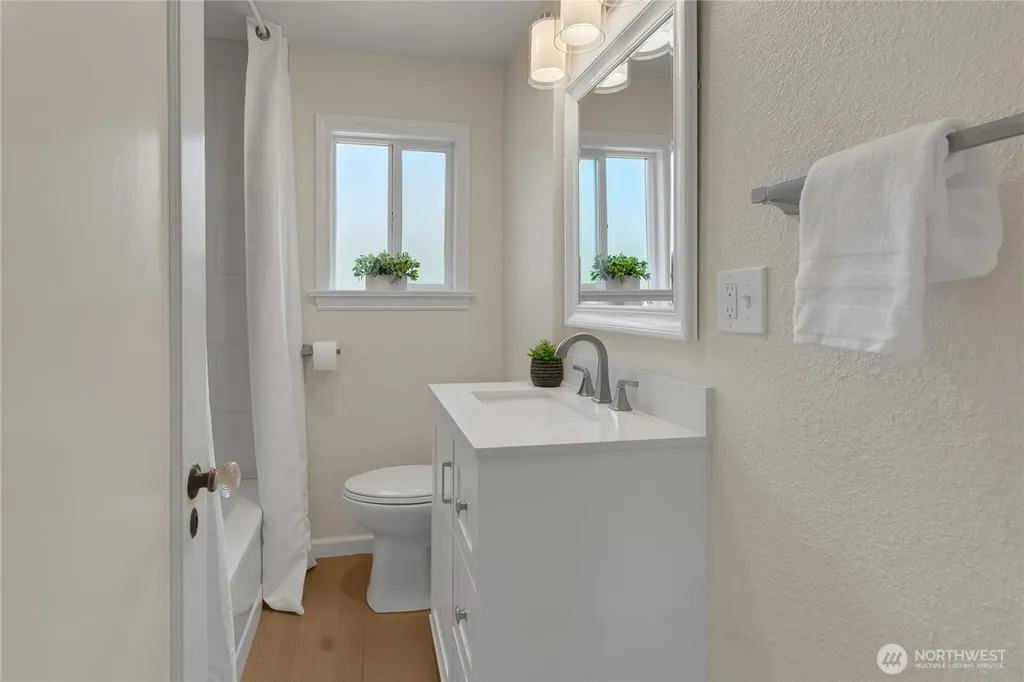 3909 SW Stevens Street Seattle WA 98116