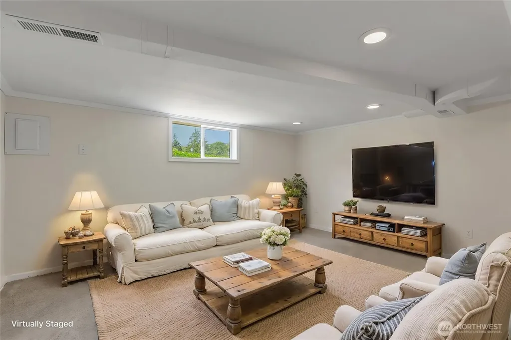 3909 SW Stevens Street Seattle WA 98116