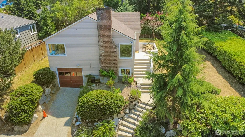 3909 SW Stevens Street Seattle WA 98116