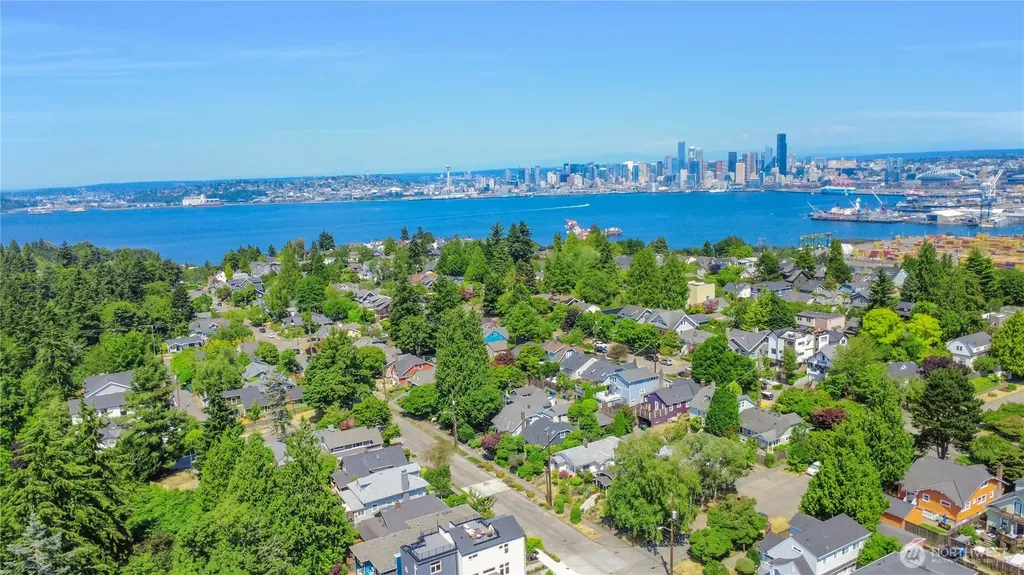 3909 SW Stevens Street Seattle WA 98116