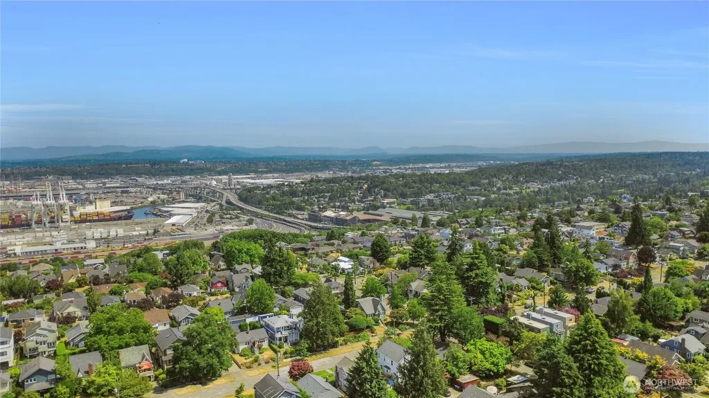 3909 SW Stevens Street Seattle WA 98116