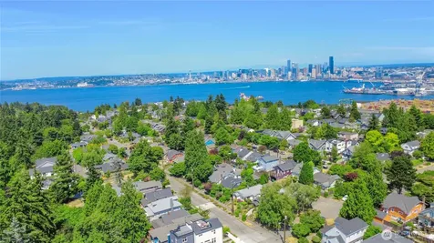 3909 SW Stevens Street Seattle WA 98116