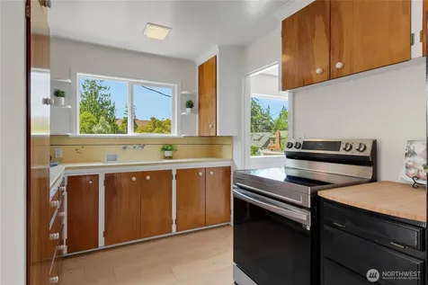 3909 SW Stevens Street Seattle WA 98116