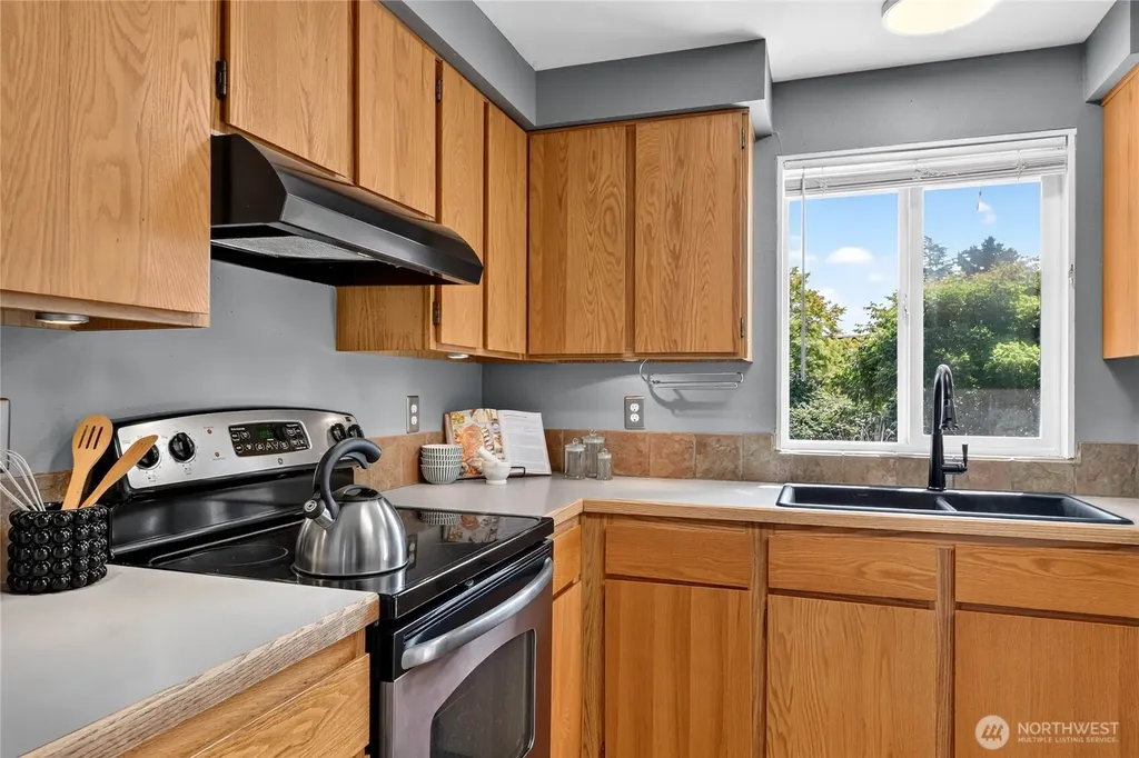 2412 U Street NW Auburn WA 98001