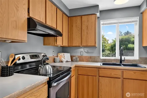 2412 U Street NW Auburn WA 98001
