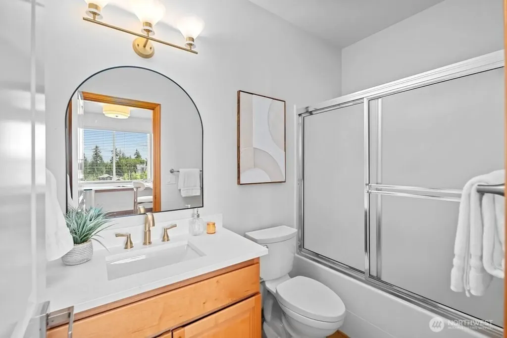 3829 134th Place SW Lynnwood WA 98087