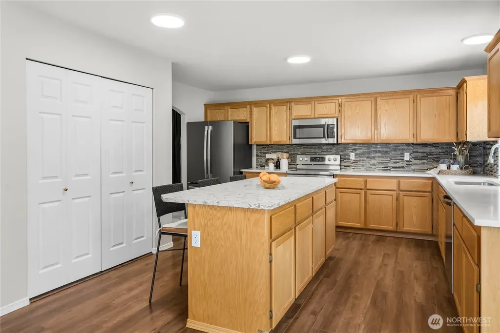 27610 239th Place SE Maple Valley WA 98038