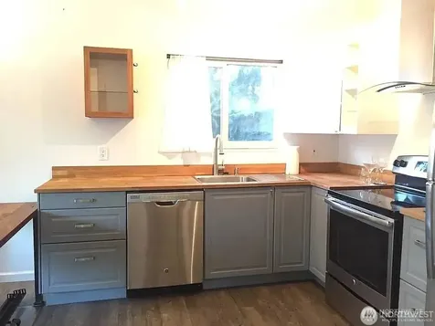 1750 NW 58th Street Seattle WA 09107