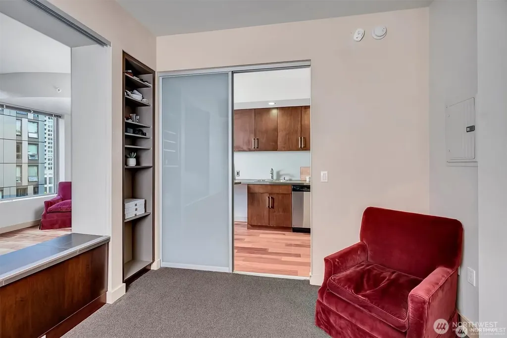 910 Lenora Street Seattle WA 98121